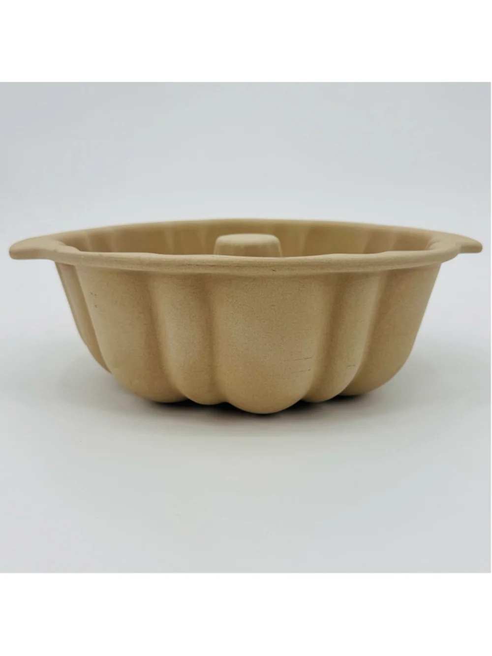 Pampered Chef Heritage Stoneware Fluted Bundt Pan One Size